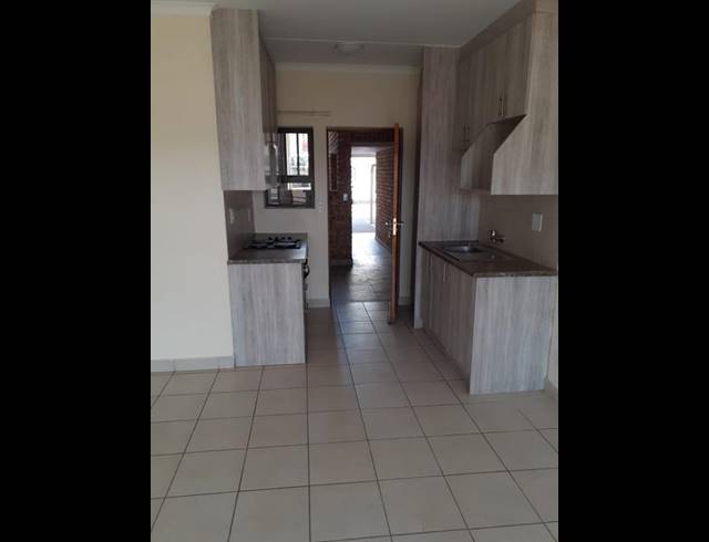 2 BEDROOM PROPERTY TO RENT IN BRENTWOOD PARK